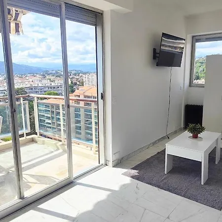 Vue Panoramique Chateau De La Апартаменты *